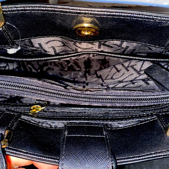 Calvin Klein purse. - Picture 4 of 4